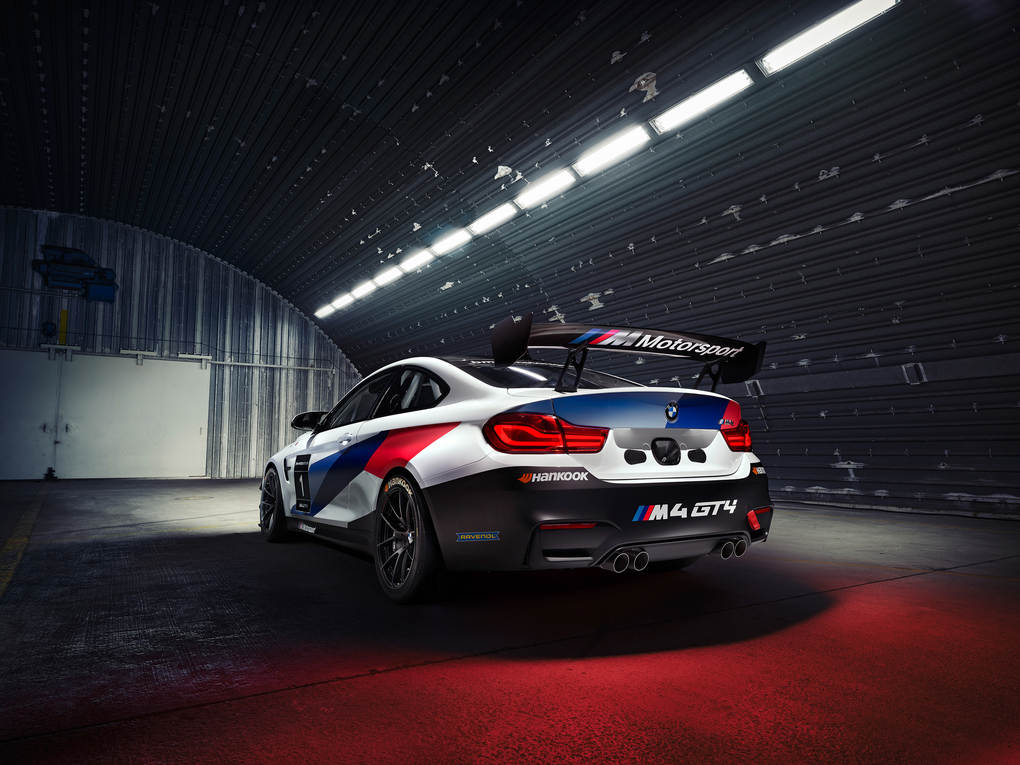  Nuevo socio para un modelo exitoso RAVENOL trabajando con BMW M Customer Racing en el BMW M4 GT4