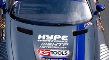 Beaming faces in Düsseldorf at the presentation ceremony within the scope of the Telekom Cup