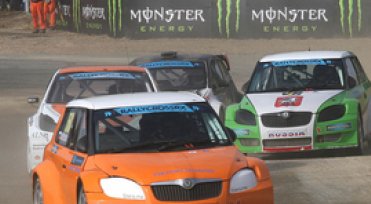 CHAMPIONSHIP DUEL - Zagumennov and Misyulya distance themselves from the pack