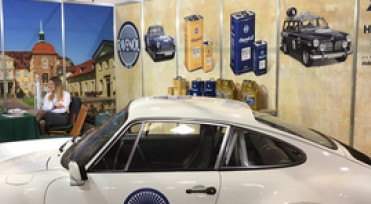 Image RAVENOL showcases itself at the world fair for classic cars