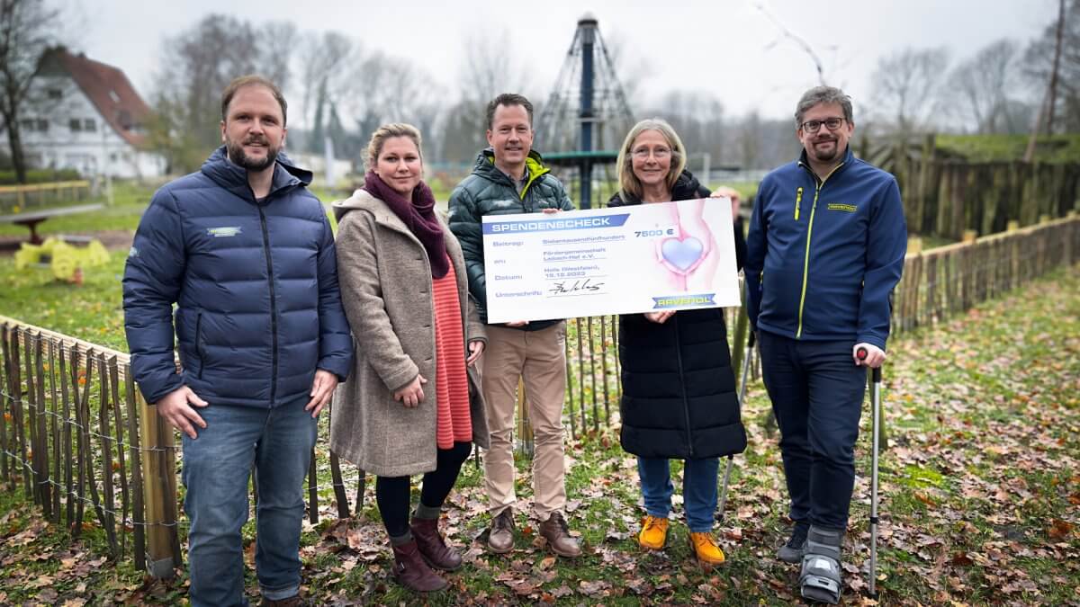 From the left: Dimitri Barichnowski (Marketing/ RAVENOL), Filomena Hollmann (Pedagogical Manager/ Odilia Community), André Buitenhuis (CFO / RAVENOL), Brigitta Müller (Management of Laibach-Hof), Benjamin Freiberger (Sales Director Germany / RAVENOL)