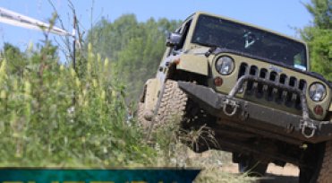 RAVENOL mit Riesen-Eyecatcher auf weltgrößter Off-Road-Messe