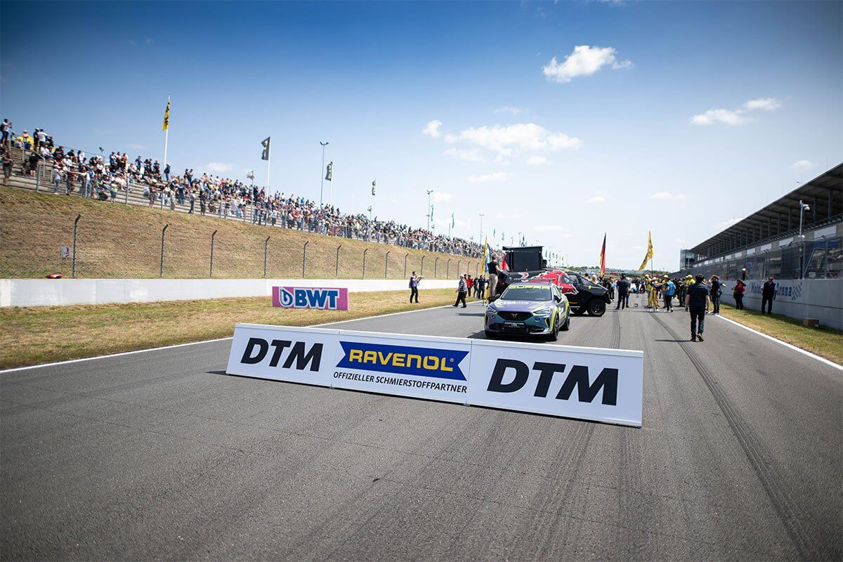 The DTM field and championship leader are presented by <b>RAVENOL</b>
