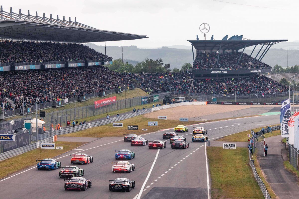 The start of the 24h race The start of the 24h race
