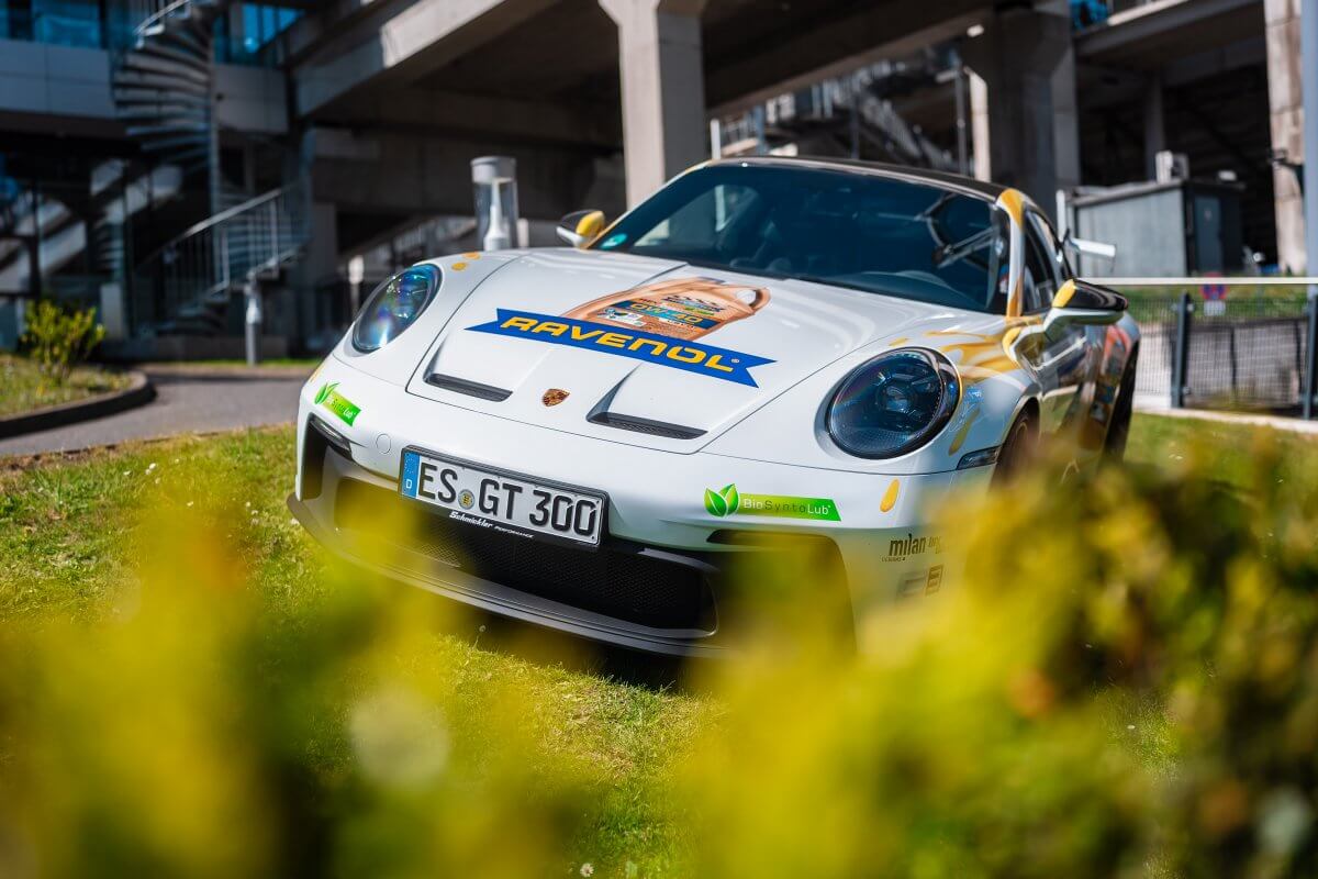 RAVENOL Porsche with Eco Series Logo RAVENOL Porsche with Eco Series Logo