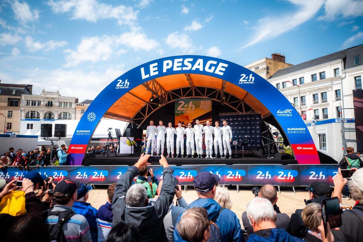 Presentation of the drivers on stage Presentation of the drivers on stage
