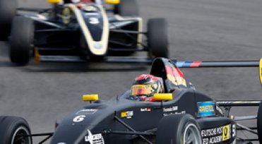 ADAC Formel Masters: Neuhauser Racing feiert Doppelsieg am Nürburgring
